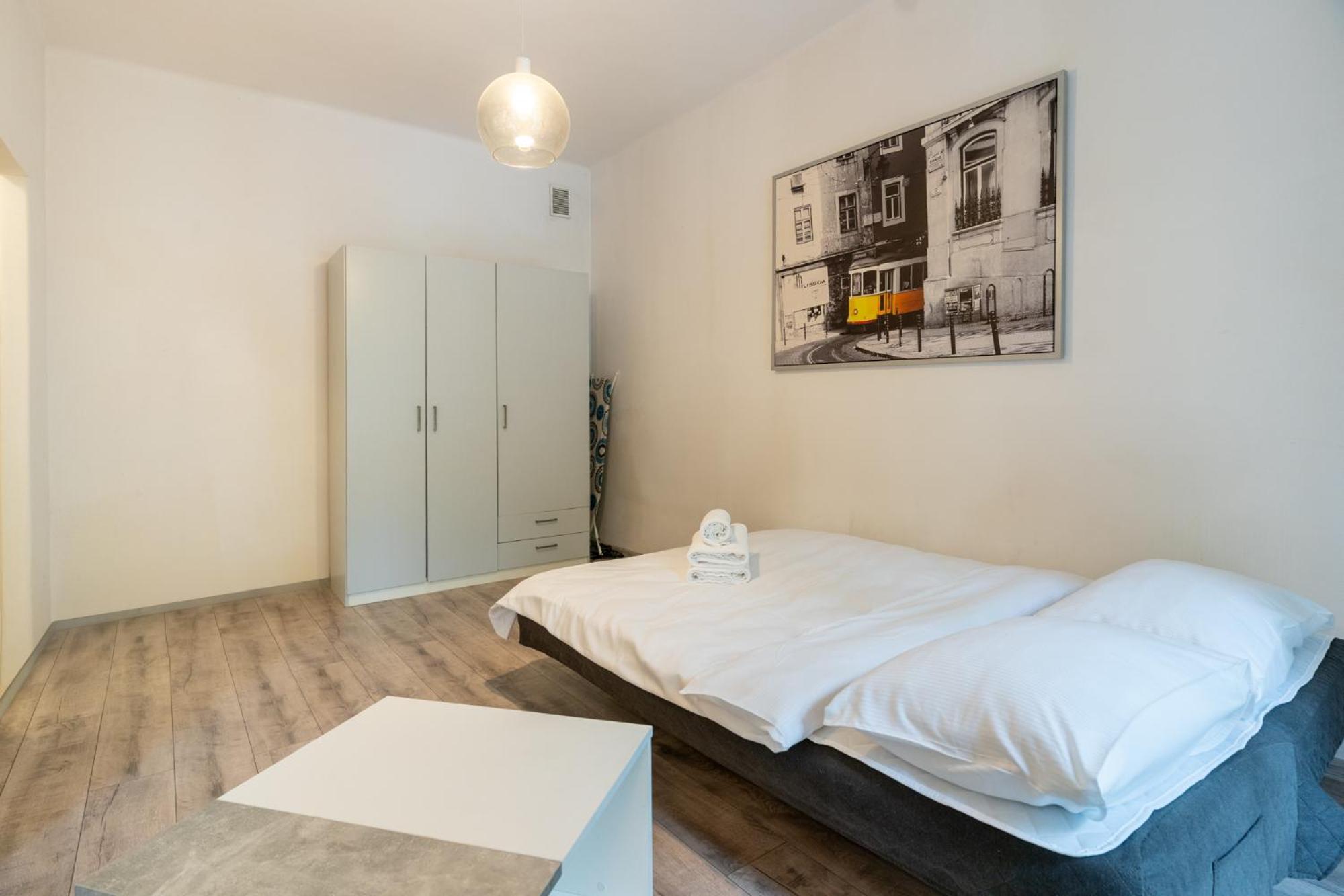 Classic Living By Bookinghost Apartment *